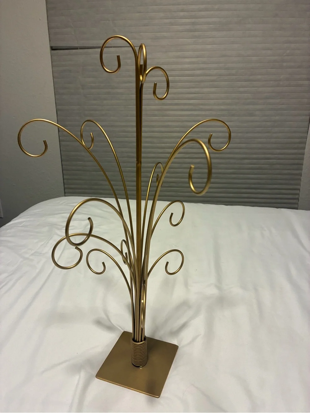 Gold Metal Jewelry Tree Stand